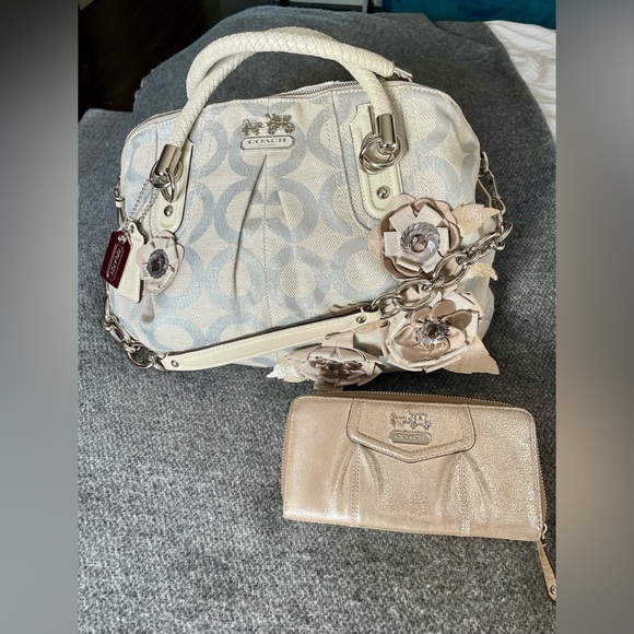 Coach Limited Edition Madison Op Art Sophia Satchel - Picture 4 of 17